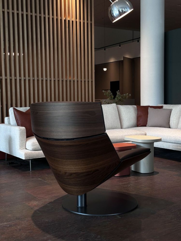 Showroom Interior Studio